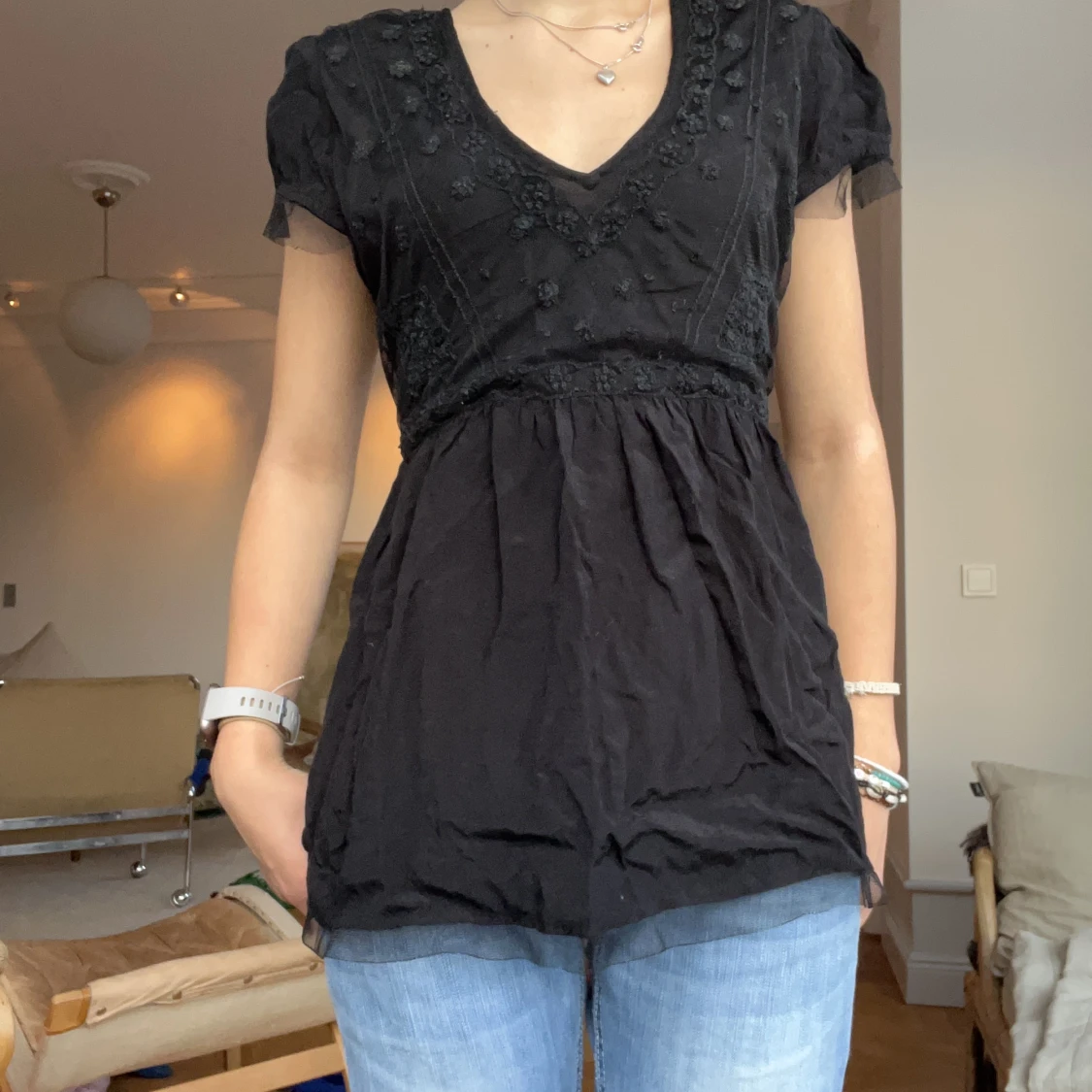 Blus/tröja med knytning