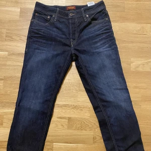 Jack and jones - Säljer dessa jeans jag knappt andvänt Köp för 800kr 