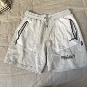 Hoodrich shorts - Äkta, säljer i behov av pengar, skriv pm vid fler frågor