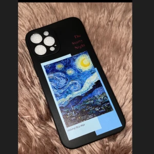 Helt ny skal till iphone 12 pro max - Säljer för jag beställde till fel iphone :/