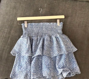 Chelsea kjol  - Fin kjol från Chelsea köpt  förra sommaren.💕nypris 449kr