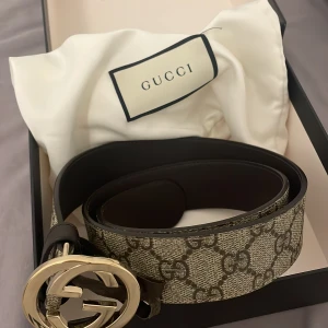 Gucci bälte  - Storlek 80 medföljer box kvitto mycket bra skick!