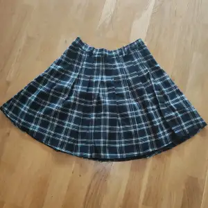 Jättefin och ny kjol, mini/midi kjol