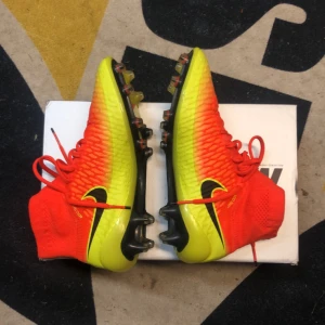 Nike magista fotbollskor - Storlek 40 Con 10/10