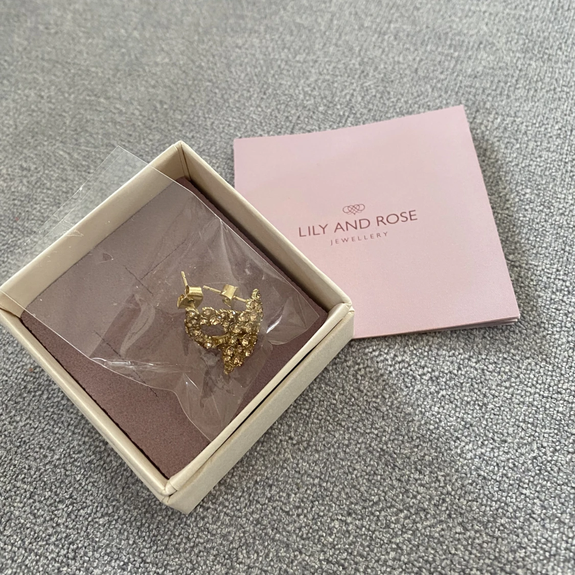 LILY AND ROSÉ JEWELLERY  - 90