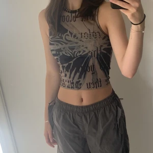 Cool y2k tröja  - En tröja jag inte får till användning längre 🧌