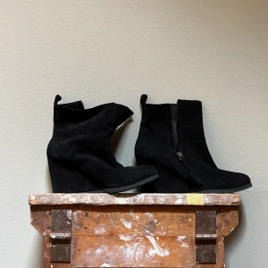 Shoes  - Black mocka heels