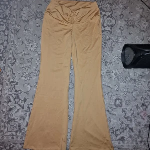 Bootcut leggings - Super fina helt nya och oanvända utsvängda leggings🦋