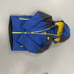 Skidjacka - Kill jacka  Bra som skidjacka och som vinterjacka 