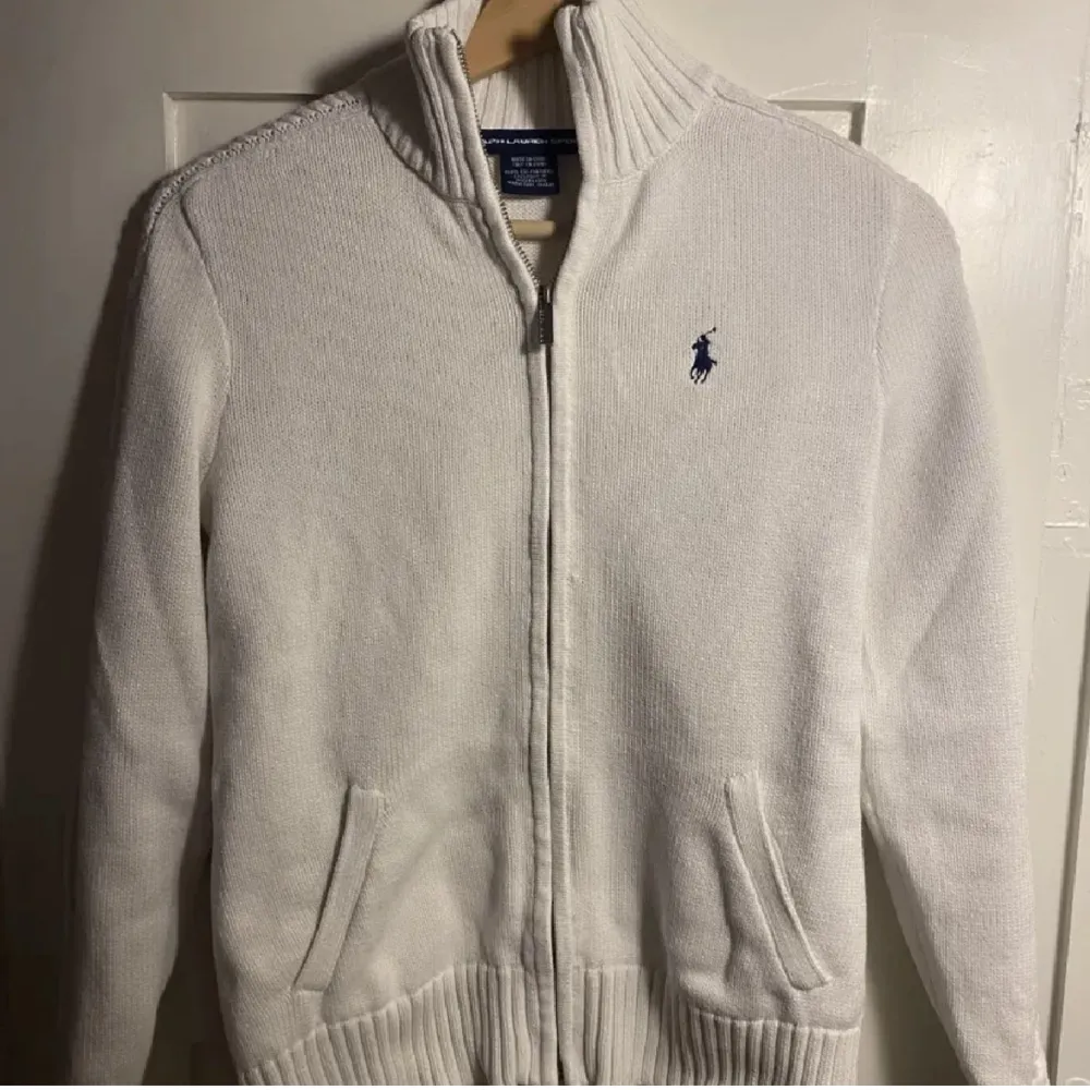 Snygg vit hel zip från Ralph lauren i storlek S. Hoodies.