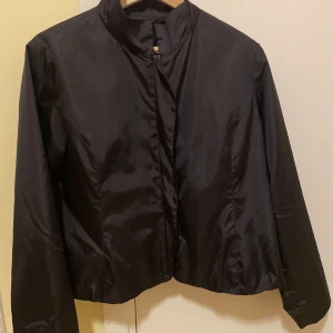 90s vintage vindjacka från Digbys  - Vindjacka vintage från Digbys - ganska ”vid” fit i strl uk 4