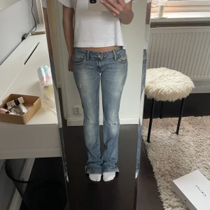 Lågmidjade jeans - INTRESSEKOLL på dessa skitsnygga jeans som är köpta second hand❤️‍🔥❤️‍🔥