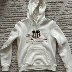 Gant hoodie  - Unisex, vit gant hoodie. Storlek S i bra kvalite. 