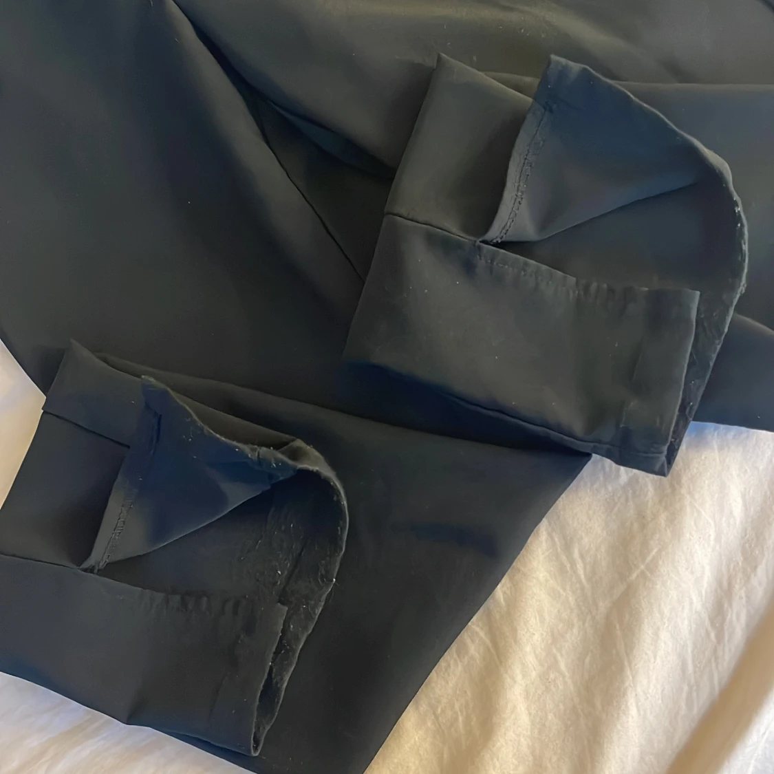 NA-KD byxor med slits - 90