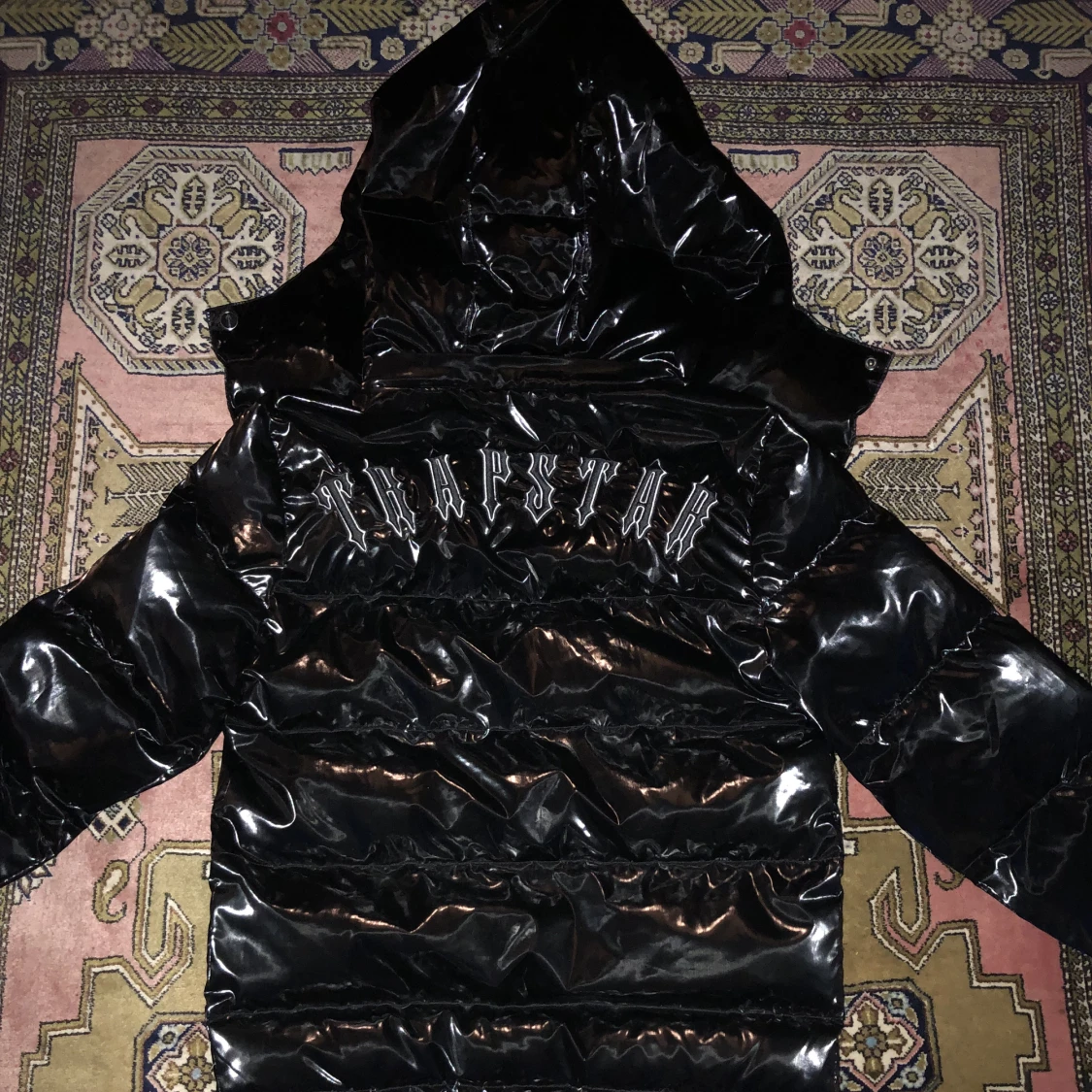 TRAPSTAR IRONGATE DETACHABLE HOODED PUFFER JACKET - SHINY BLACK🖤💖