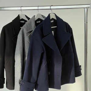 Svart kappa  - Kappa från design by si, den svarta. Använd en del därav priset. Skriv för bilder💖