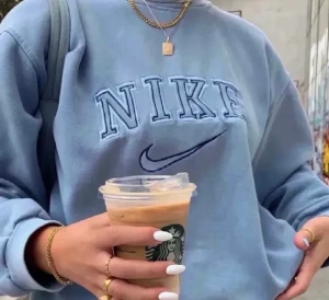 Oanvänd Nike vintage sweatshirt! - Oanvänd Nike vintage sweatshirt i ljusblått. Aldrig använd så helt i nyskick! Passar unisex xs-m