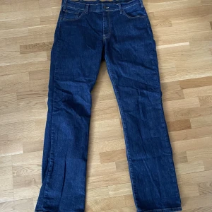 Jeans - Ett par jeans från märket pearson