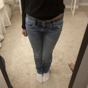 Pepe jeans - Low waist jeans från pepe! Säljer pga de är för små, superfint skick! ❤️‍🔥❤️‍🔥bra längd på mig som är 170!
