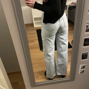 Ljusblåa jeans - Ljusblåa jeans som ja älskar men som tyvärr blivit för korta