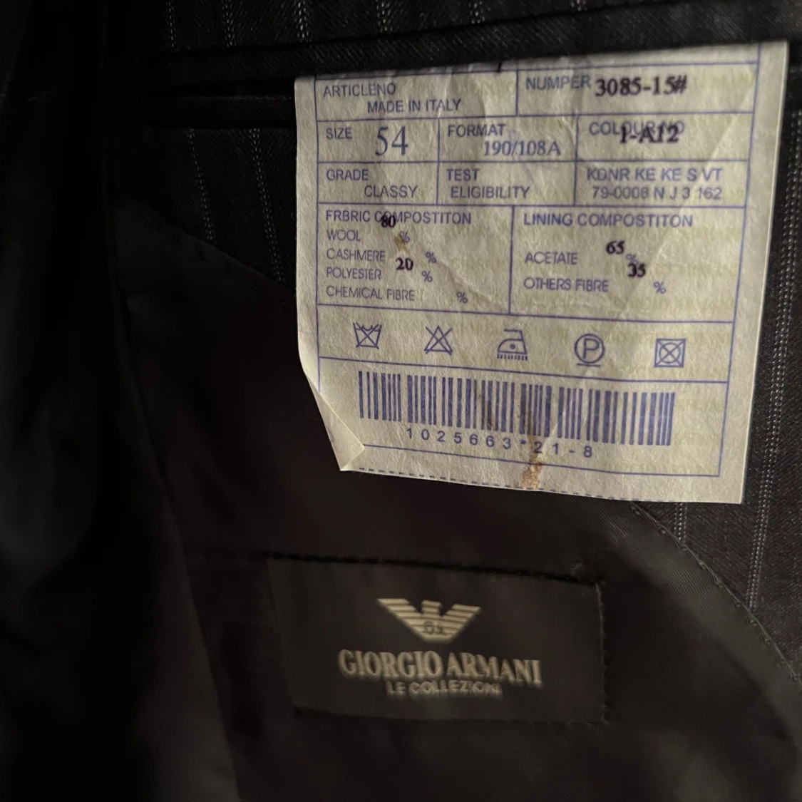 Ny Giorgio Armani kostym  - 90