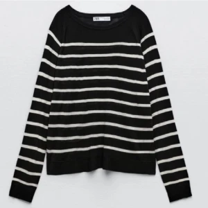 Randig zara tröja - Randig tröja från zara, storlek S, knappt använd så bra skick💕