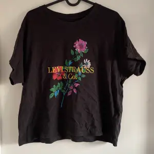 Shirt from Levi’s size M!