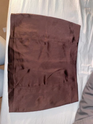 Brun Mini kjol  - Aldrig använd med prislapp kvar 