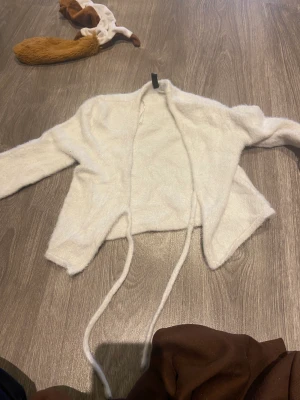 Fluffig kofta  - Bra skick