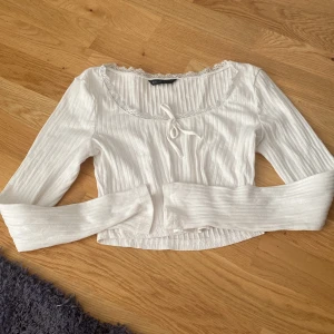 Låg armad tröja - En jätte fin lång armard tröja jätte gullig till sommaren (från SHEIN)