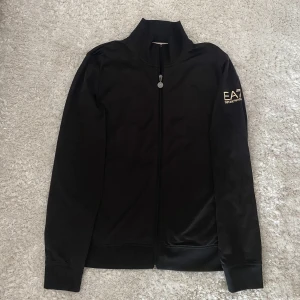 Emporio Armani ea7 hoodie  - Ea7 dress i väldigt bra skick