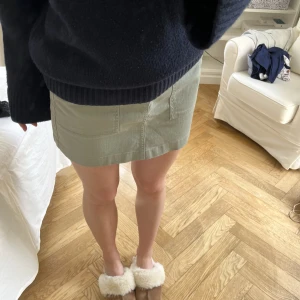 Grön jeanskjol  - Grön jeanskjol från H&M i storlek S🫶🏼