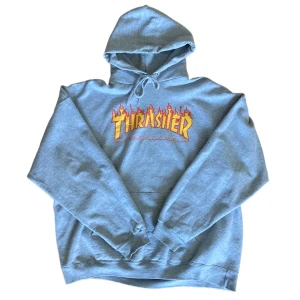 THRASHER MAGAZINE FLAME HOODIE - Storlek: M | Skick: 9/10