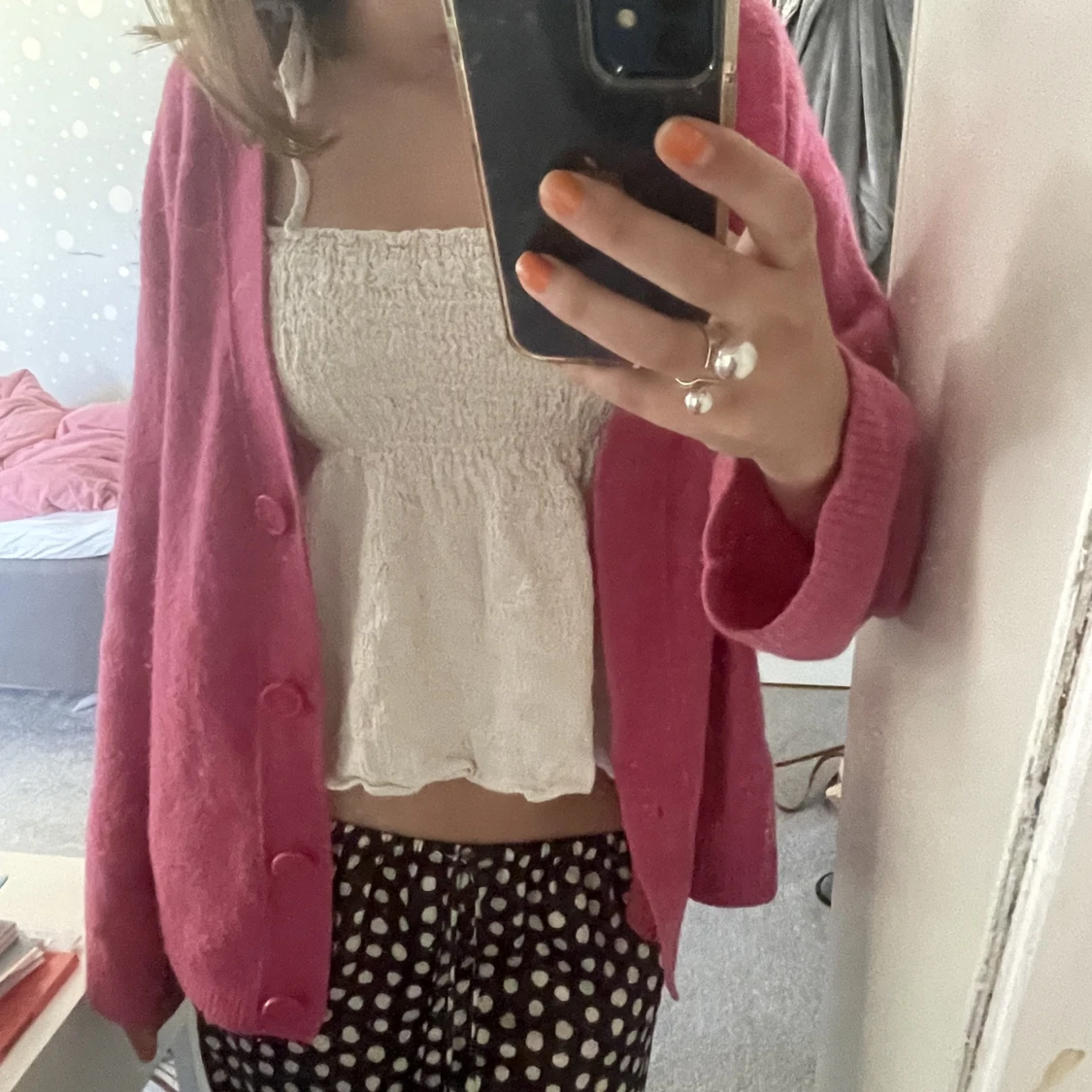 Jättefin rosa kofta från Arket - 90