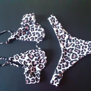 Snygg bikini i leopatdmönster - Supersnygg bikini i leopardmönster. Storlek Small