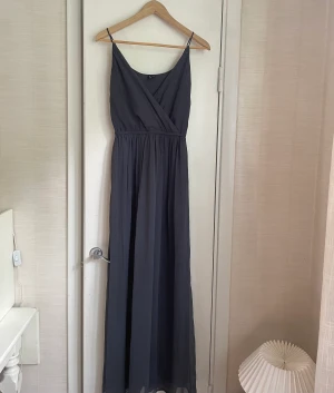 Långklänning - Oanvänd klänning stl S. Skriv vid fler bilder eller frågor🤗