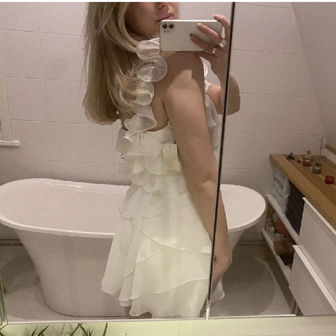 Vit volang klänning - 90