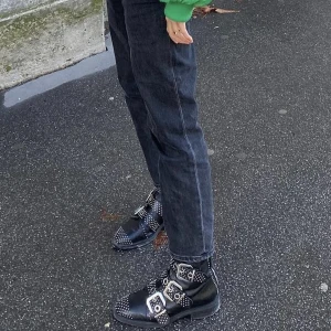 Boots  - Helt oanvänd boots med nitar och spännen från zara. Är i storlek 36. 