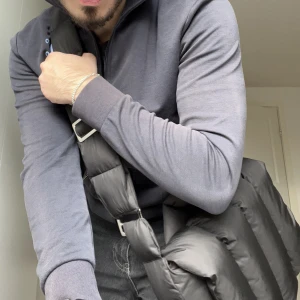 Low Lights Studios Puffer Bag - Size M. Laptopstorlek. Slutsåld retail från lowlightsstudios. Limited stock.