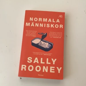 bok <3 - säljer denna bok då jag läst ut den, rekommenderar den! :)