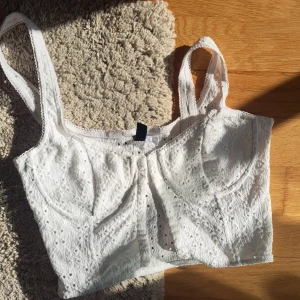 Korsetttopp - jättefin topp som tyvärr e för liten för mig