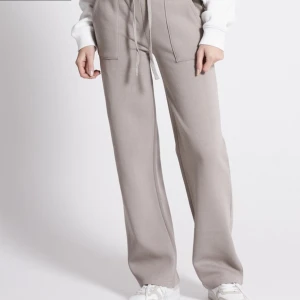 Mjukisbyxor  - Skitsnygga mjukisbyxor från lager 157, säljer då den tyvärr var för stora på mig och har dessvärre inte lapparna kvar. Köpare står för frakt💗