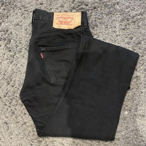 Levis 501 - Levis 501 köpta här på plick i väldigt bra skick. Storlek 32x34.