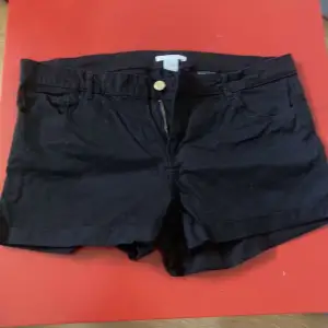 Svarta jeansshorts