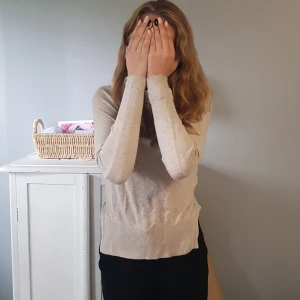 Stickad tröja - Oanvänd 