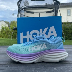 Hoka spring skor  - Säljer dessa snygga Hoka skor, använda en gång. Ny pris 2100kr, mitt pris 1100🔥👍