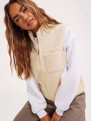 Teddy väst - Fin och mysig väst perfekt till hösten!🍁