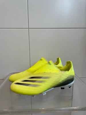 Adidas x ghosted + - Adidas x ghosted + Storlek 37 1/3 Skick 9,5/10 Andvändnig 1 gång  Helt nya Nypris 1600kr 