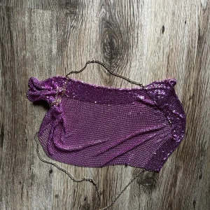 Fest topp - Aldrig använd men önskar då den är sjukt snygg. 