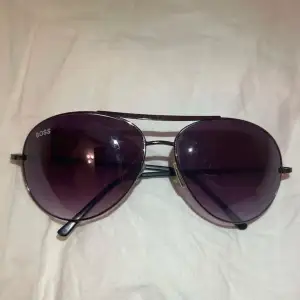 Super snygga solglasögon som ja vill få sålda (i använt skick). 💗